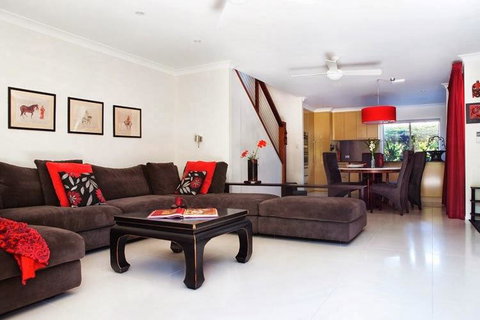 Akai Hana - Maitland Accommodation 2