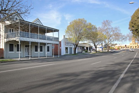 Albury Suites - Waterstreet - Maitland Accommodation 2