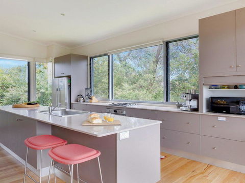 Aloha - Direct Beach Access From Property - Maitland Accommodation 2