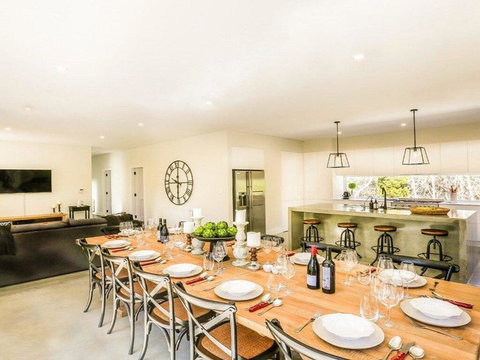 Amaroo - Modern, Luxurious And Chic - Maitland Accommodation 3