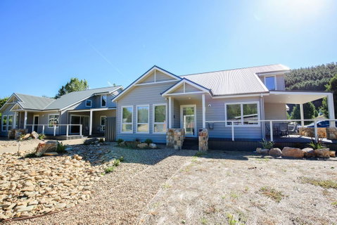Amber Mist Villa One - Maitland Accommodation 3