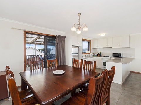 AMBIENCE BY THE SEA - Maitland Accommodation 1