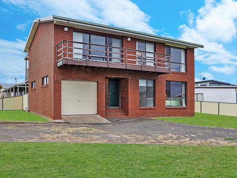 AMBIENCE BY THE SEA - Maitland Accommodation 2