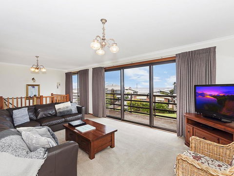 AMBIENCE BY THE SEA - Maitland Accommodation 3