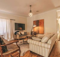 Ambrose On Byng - Central Location w/ 2 Bathroom - Maitland Accommodation