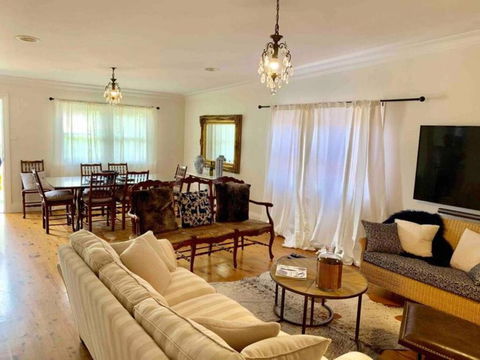 Ambrose On Byng - Central Location W/ 2 Bathroom - Maitland Accommodation 1