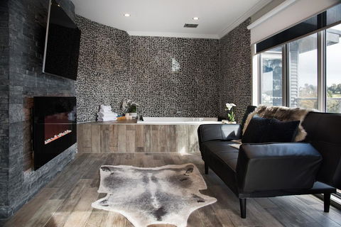 Amelia - Maitland Accommodation 3