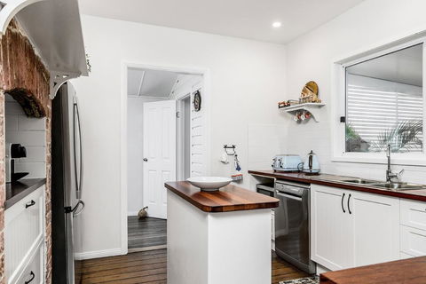 Anchored In Byron - Maitland Accommodation 2