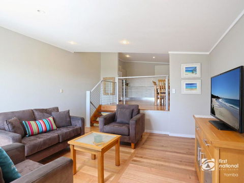 Angourie Blue 1 - Great Ocean Views - Surfing Beaches - Maitland Accommodation 2