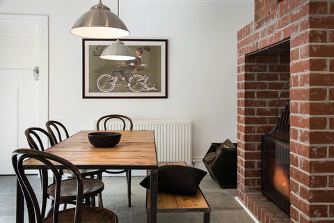 Annecy House - Maitland Accommodation 2