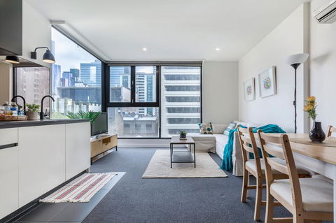 Apartment On BOURKE St - HEART Of Melbourne CBD. - Maitland Accommodation 0