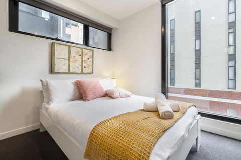 Apartment On BOURKE St - HEART Of Melbourne CBD. - Maitland Accommodation 2