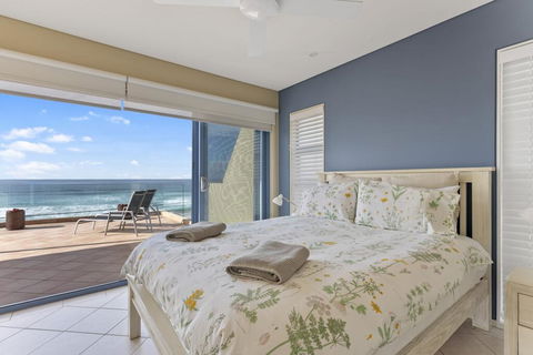 Aqua Shores Penthouse - Maitland Accommodation 2