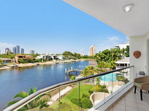 Arc Resort Stunning 3 Bedroom In Broadbeach - Maitland Accommodation 2