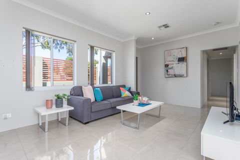 Ardross Short Stays - Maitland Accommodation 3