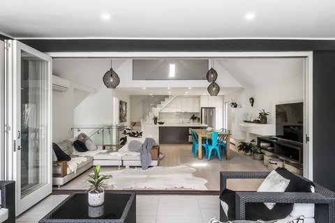 Arya Holiday House Byron Bay - Maitland Accommodation 2