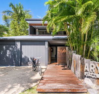 Arya Holiday House Byron Bay - Maitland Accommodation