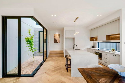 Luxurious Getaway For Big Groups - Maitland Accommodation 1