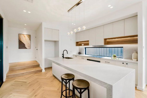 Luxurious Getaway For Big Groups - Maitland Accommodation 3