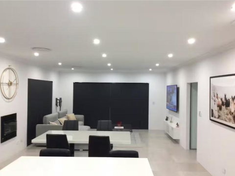 Luxury & Gives You It All - Maitland Accommodation 0