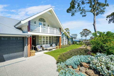 Luxury & Plush Lifestyle 5 Bedroom House In Mt Eliza - Maitland Accommodation 0