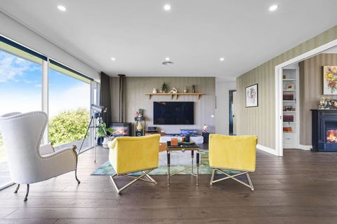 Luxury & Plush Lifestyle 5 Bedroom House In Mt Eliza - Maitland Accommodation 3