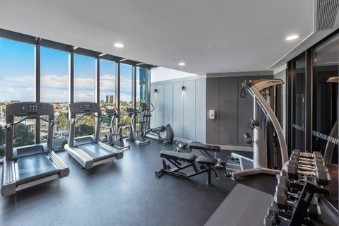 MA4004-1 BR, Lvl 40 Stylish Marco High Rise Home - Maitland Accommodation 3