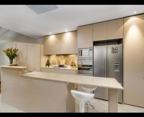 Luxury Retreat Home - 4bed House W/Parking - Mins From CBD - Maitland Accommodation 3