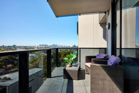 Maribyrnong Marvel Charm With Cityscape Bliss - Maitland Accommodation 0