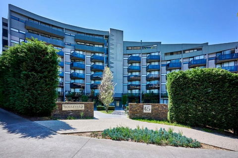 Maribyrnong Marvel Charm With Cityscape Bliss - Maitland Accommodation 2