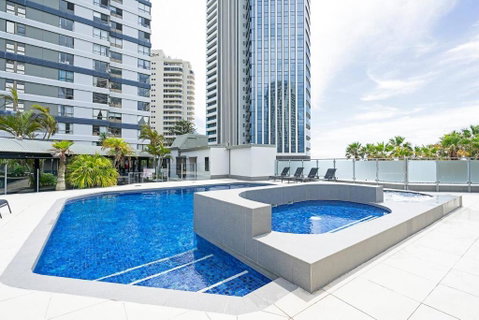 Marks Point - Resort Living In The Heart Of Surfers - Maitland Accommodation 0
