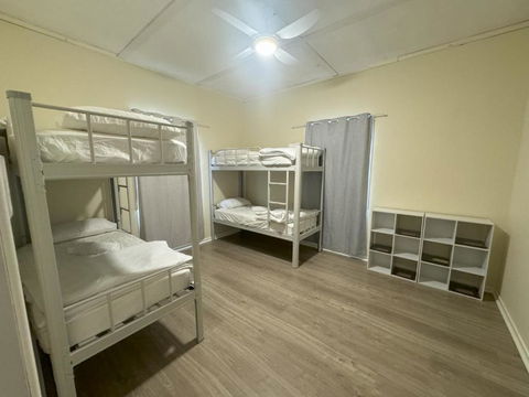 Massive 3 Bedroom Home With Backyard - Maitland Accommodation 0