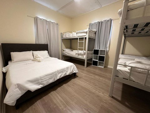 Massive 3 Bedroom Home With Backyard - Maitland Accommodation 1