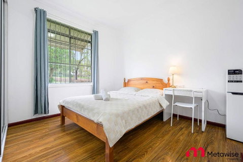 MetaWise Parramatta Cozy Room With Furniture WIFI - Maitland Accommodation 3