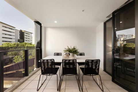 Modern Luxury Gabba Apartment - Maitland Accommodation 0