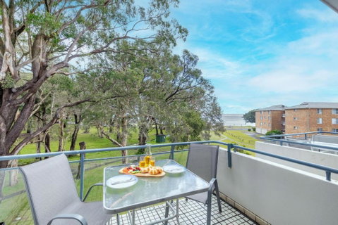 Mistral Court, 15 17 Mistral Close - Fantastic Unit With Wifi And Water Views - Maitland Accommodation 1