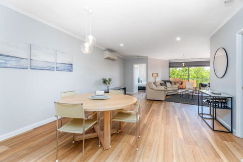 Modern And Homely 2BR Burke Crescent Apartment - Maitland Accommodation 1