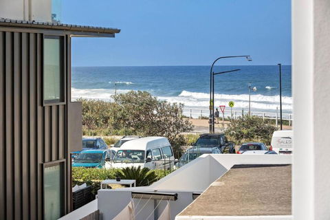Modern Courtyard Oasis For Easy Beachside Living - Maitland Accommodation 1