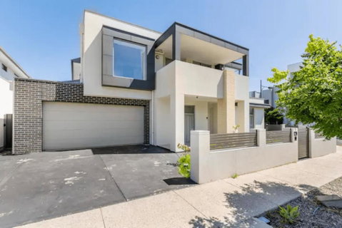 Modern Mansion In Lightsview By Host Solutions - Maitland Accommodation 1