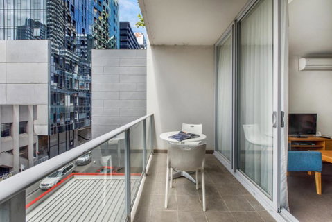 Modern Nomads Chic 1BR With Balcony In The Heart Of South Yarra - Maitland Accommodation 2