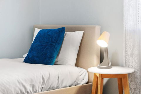 Modern Private Single Room - Centrally Located At Liverpool - Shared Bathroom - Maitland Accommodation 1