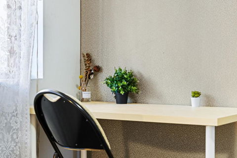 Modern Private Single Room - Centrally Located At Liverpool - Shared Bathroom - Maitland Accommodation 2