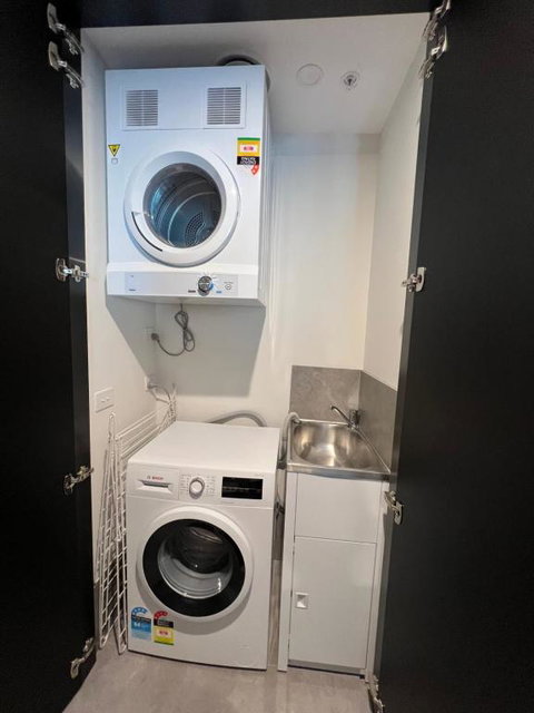 New Modern 1BR Apt Near Dickson - Maitland Accommodation 2