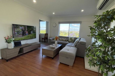 Morwell Pet Friendly 3BR Retreat Free Parking Netflix - Maitland Accommodation 3