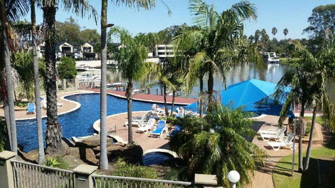 Mulwala Lakeside Apartment - Maitland Accommodation 3