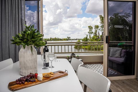 Mulwala Lakeside Apartment - Maitland Accommodation 0