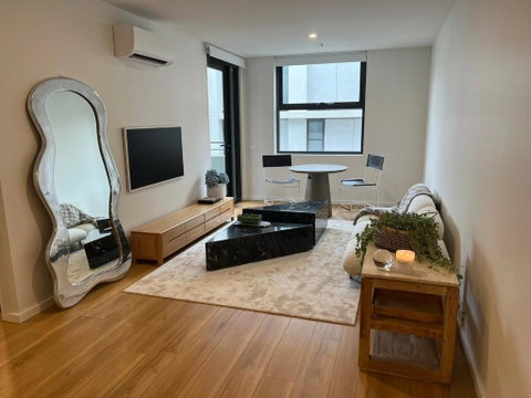 NEW BOUTIQUE 1bd Apt - Maitland Accommodation 0