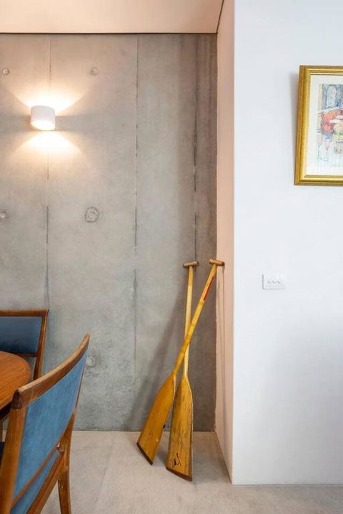 New York Warehouse Style In A Modern Passive House - Maitland Accommodation 3