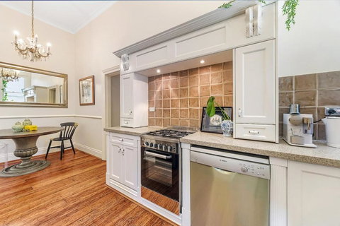 Newty Willows - Art Deco Double Bay Designer Apt - Maitland Accommodation 3