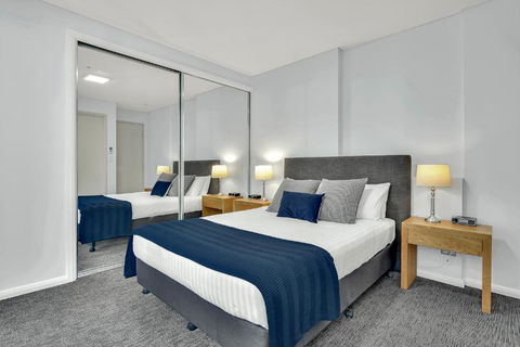 North Sydney Large Two Bedroom MIL2302 - Maitland Accommodation 1